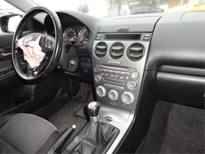 Mazda 6 Sportbreak 1.8i 16V Épave (2004, Rouge)