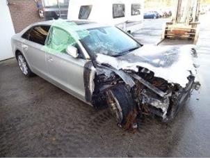 Audi A8 4.2 TDI V8 32V Quattro Épave (2011, Gris)