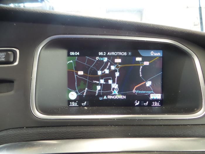 Volvo V40 2.0 D2 16V Épave (2015, Noir)