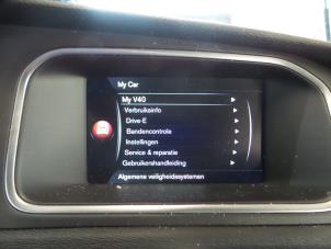 Volvo V40 2.0 D2 16V Épave (2015, Noir)