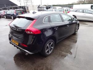 Volvo V40 2.0 D2 16V Épave (2015, Noir)