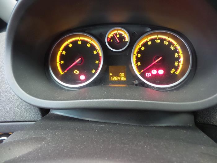 Opel Corsa D 1.4 16V Twinport Samochód złomowany (2011, Szary)