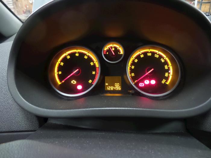 Opel Corsa D 1.4 16V Twinport Samochód złomowany (2011, Szary)
