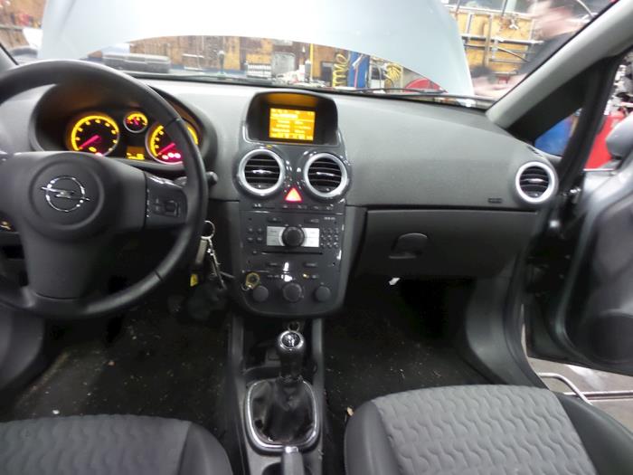 Opel Corsa D 1.4 16V Twinport Samochód złomowany (2011, Szary)