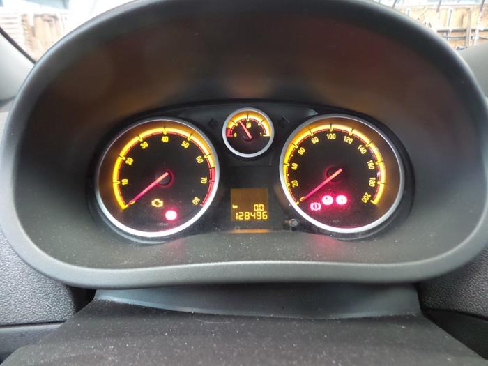 Opel Corsa D 1.4 16V Twinport Samochód złomowany (2011, Szary)