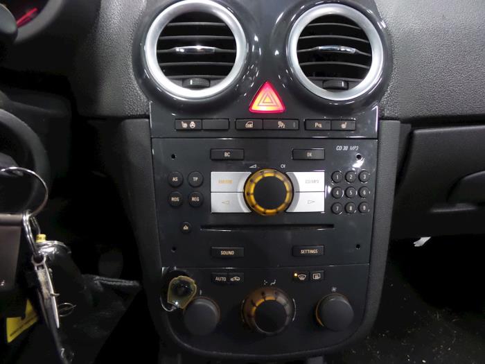 Opel Corsa D 1.4 16V Twinport Samochód złomowany (2011, Szary)