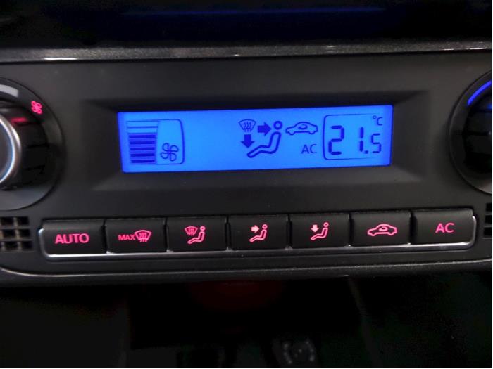 Volkswagen Polo V 1.2 TSI Samochód złomowany (2010, Czarny)