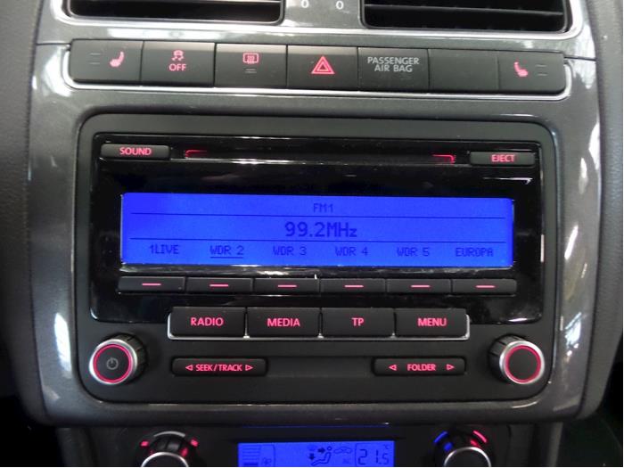 Volkswagen Polo V 1.2 TSI Samochód złomowany (2010, Czarny)