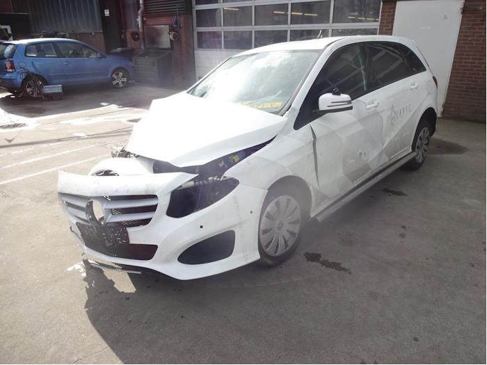 Mercedes B 2.2 B-220 CDI BlueEFFICIENCY,d 16V Épave (2018, Blanc)