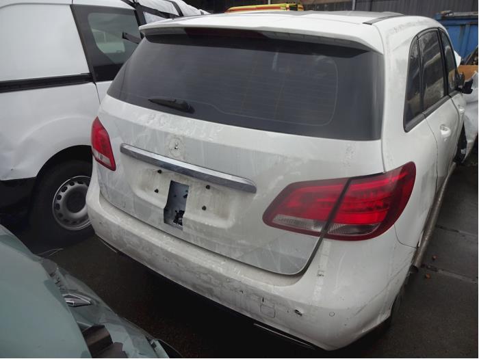 Mercedes B 2.2 B-220 CDI BlueEFFICIENCY,d 16V Épave (2018, Blanc)