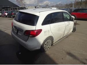 Mercedes B 2.2 B-220 CDI BlueEFFICIENCY,d 16V Épave (2018, Blanc)