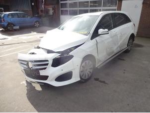 Mercedes B 2.2 B-220 CDI BlueEFFICIENCY,d 16V Épave (2018, Blanc)