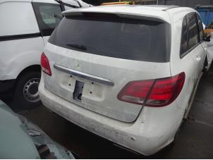 Mercedes B 2.2 B-220 CDI BlueEFFICIENCY,d 16V Épave (2018, Blanc)