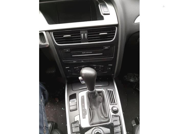 Audi A4 Avant 2.0 TDI 16V Schrottauto (2010, Schwarz)