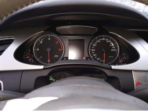Audi A4 Avant 2.0 TDI 16V Schrottauto (2010, Schwarz)
