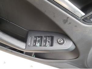 Audi A4 Avant 2.0 TDI 16V Schrottauto (2010, Schwarz)