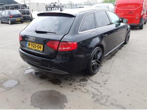 Audi A4 Avant 2.0 TDI 16V Schrottauto (2010, Schwarz)
