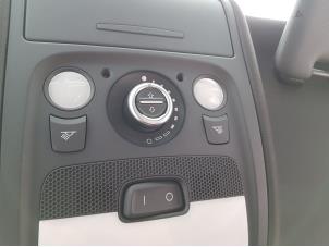 Audi A4 Avant 2.0 TDI 16V Schrottauto (2010, Schwarz)