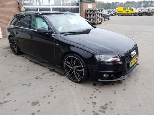 Audi A4 Avant 2.0 TDI 16V Schrottauto (2010, Schwarz)