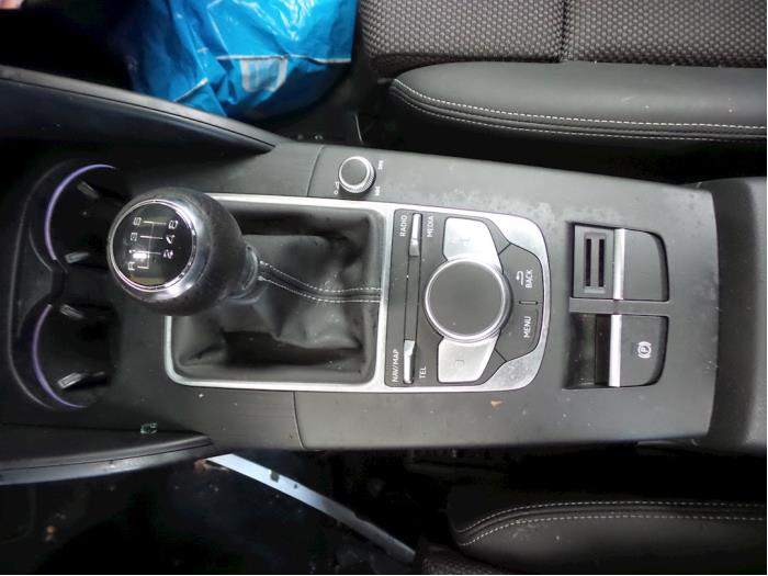 Audi A3 Sportback 1.0 TFSI 12V Schrottauto (2017, Weiß)