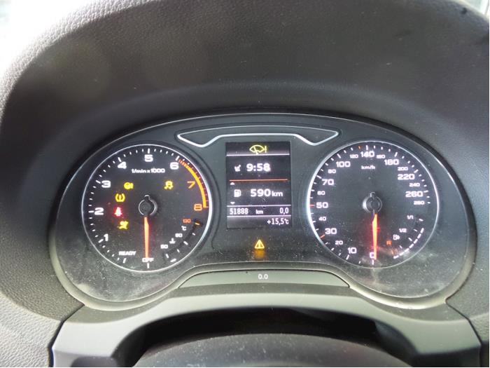 Audi A3 Sportback 1.0 TFSI 12V Schrottauto (2017, Weiß)