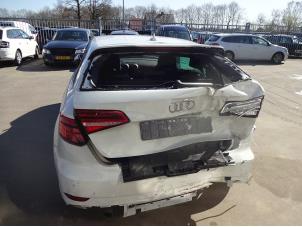 Audi A3 Sportback 1.0 TFSI 12V Schrottauto (2017, Weiß)