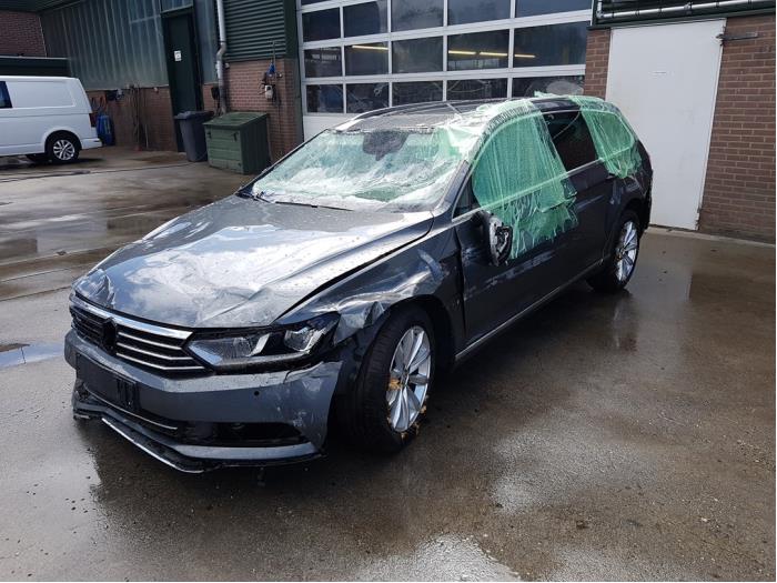 Volkswagen Passat Variant 1.6 TDI 16V Épave (2015, Gris)