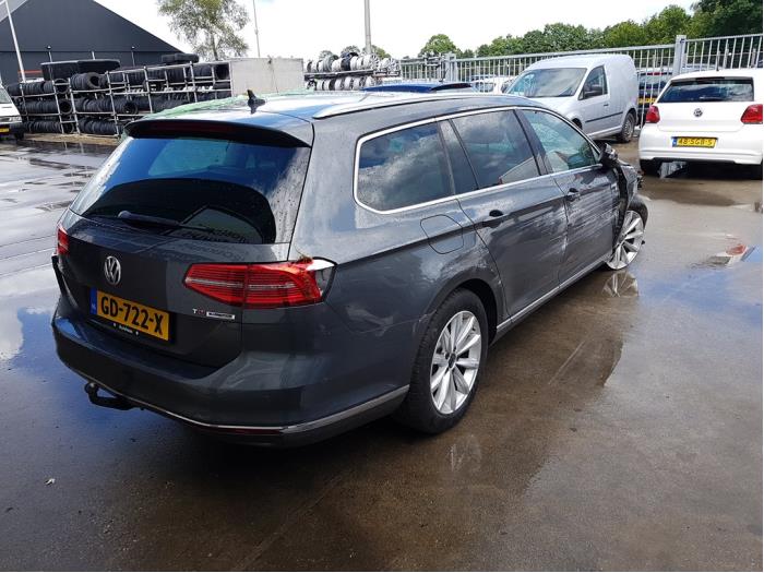 Volkswagen Passat Variant 1.6 TDI 16V Épave (2015, Gris)