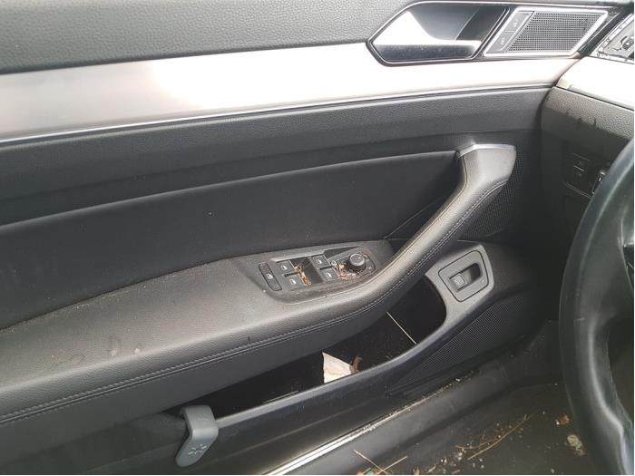 Volkswagen Passat Variant 1.6 TDI 16V Épave (2015, Gris)