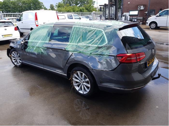 Volkswagen Passat Variant 1.6 TDI 16V Épave (2015, Gris)