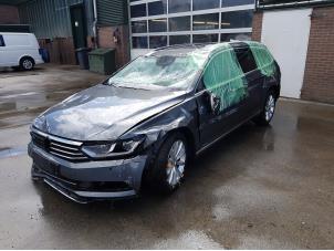 Volkswagen Passat Variant 1.6 TDI 16V Épave (2015, Gris)