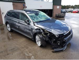 Volkswagen Passat Variant 1.6 TDI 16V Épave (2015, Gris)
