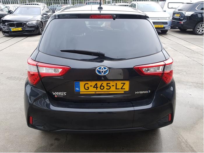 Toyota Yaris III 1.5 16V Hybrid Samochód złomowany (2019, Czarny)