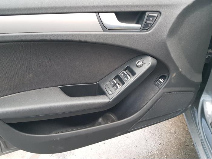 Audi A4 2.0 eTDI 16V Épave (2012, Gris)