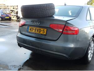 Audi A4 2.0 eTDI 16V Épave (2012, Gris)
