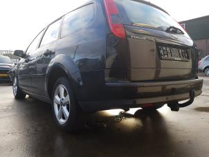 Ford Focus 2 Wagon 1.8 16V Épave (2007, Noir)