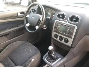 Ford Focus 2 Wagon 1.8 16V Épave (2007, Noir)