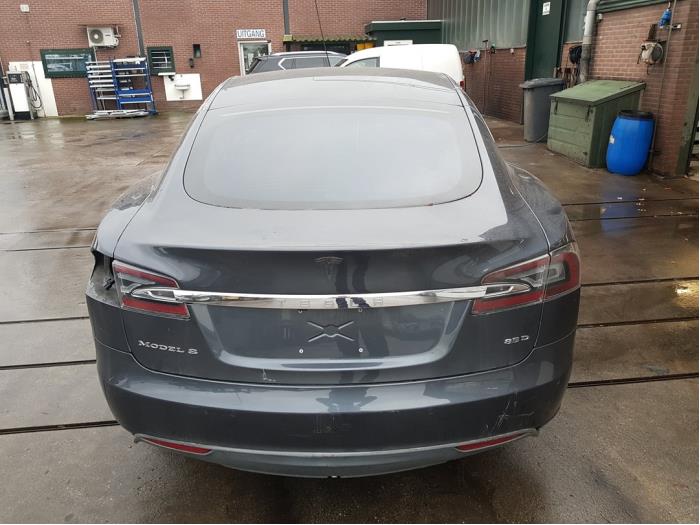 Tesla Model S 85 Samochód złomowany (2015, Szary)