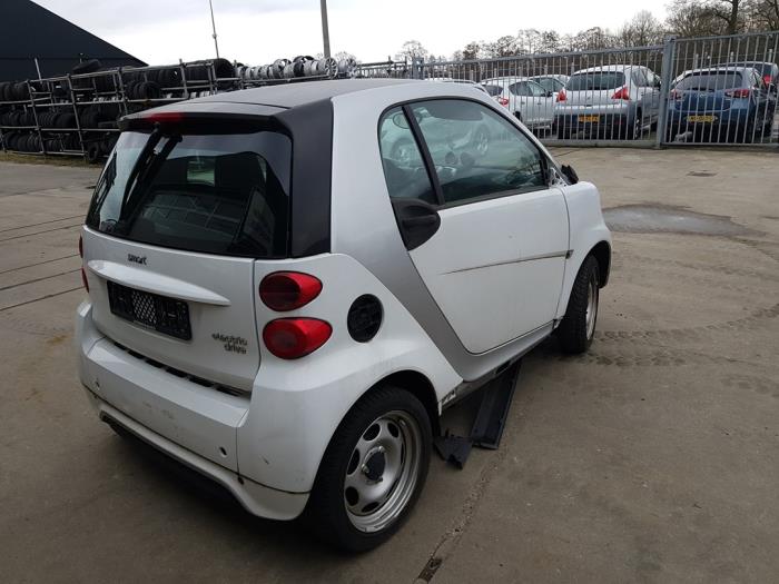 Smart Fortwo Coupé Electric Drive Salvage vehicle (2014, White)