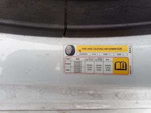Chevrolet Spark 1.0 16V Bifuel Épave (2012, Blanc)