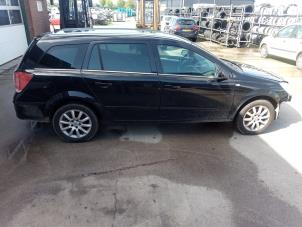 Opel Astra H SW 1.6 16V Twinport Épave (2007, Noir)