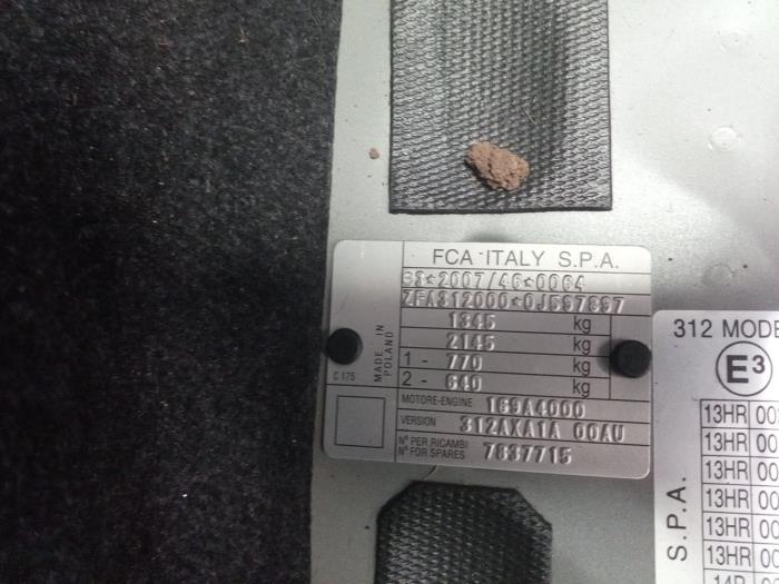 Fiat 500 1.2 Skrotfordon (2017, GRIJS)