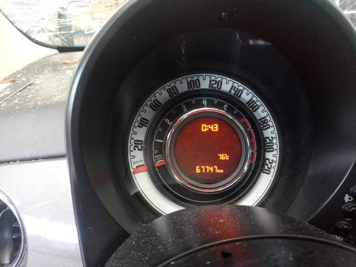 Fiat 500 1.2 Skrotfordon (2017, GRIJS)