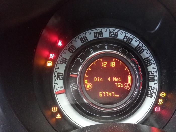 Fiat 500 1.2 Skrotfordon (2017, GRIJS)