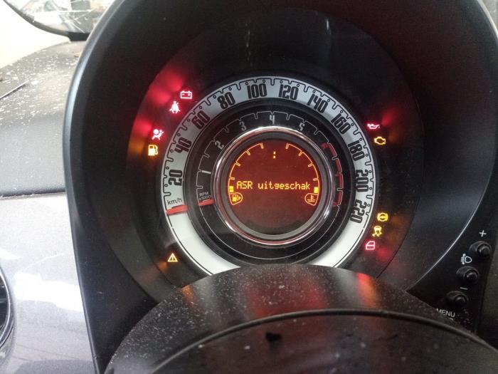 Fiat 500 1.2 Skrotfordon (2017, GRIJS)