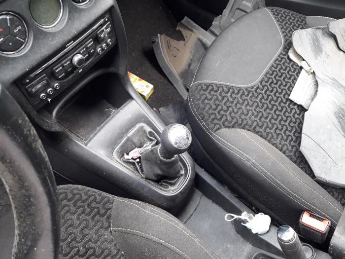 Citroen C3 1.4 Épave (2010, Beige)