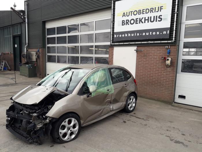 Citroen C3 1.4 Épave (2010, Beige)