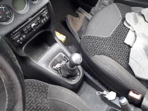 Citroen C3 1.4 Épave (2010, Beige)
