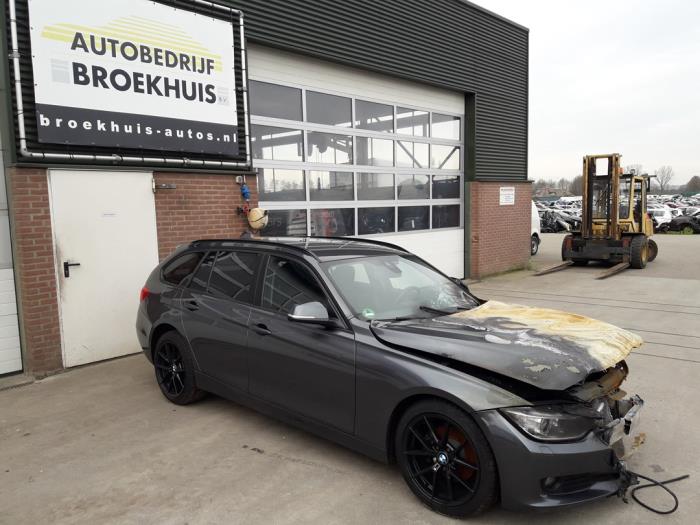BMW 3 serie Touring 320d 2.0 16V Vehículo de desguace (2013, Gris)