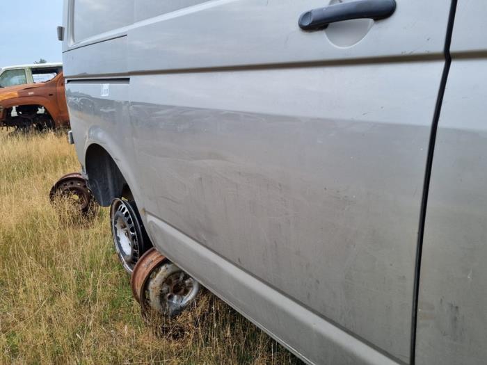 Volkswagen Transporter/Caravelle T5 2.0 TDI DRF Épave (2010, Gris)